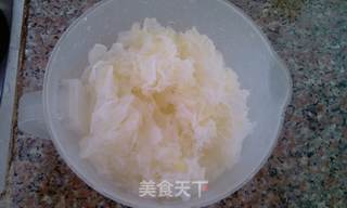 冰糖银耳莲子羹的做法步骤:5