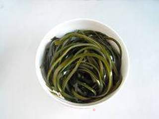 超廉价的营养素菜----【蒜香拌海带】的做法步骤:3