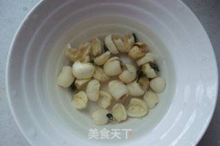 绿豆莲子银耳羹的做法步骤:3