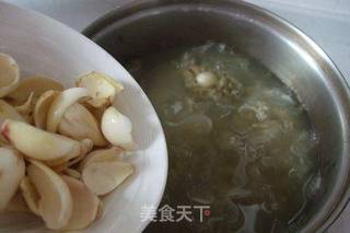 绿豆莲子银耳羹的做法步骤:7