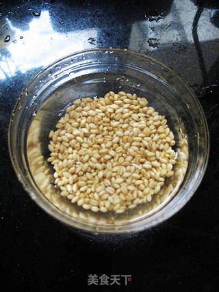 玉米小麦豆浆---对小盆友虚汗、盗汗有很好辅助调养作用的豆浆。的做法步骤:4