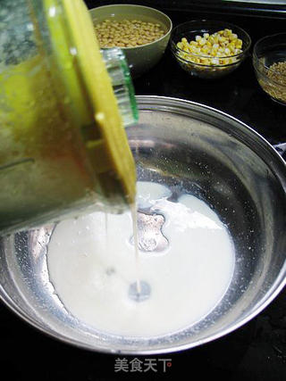 玉米小麦豆浆---对小盆友虚汗、盗汗有很好辅助调养作用的豆浆。的做法步骤:6