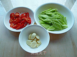 【顶级厨师】——蒜香鳝片的做法步骤:4
