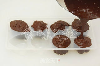 蔓越莓巧克力月饼的做法步骤:12