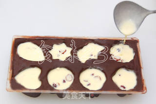 蔓越莓巧克力月饼的做法步骤:15