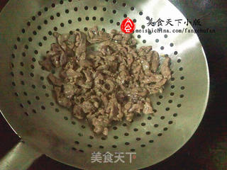 【简单煮意】鲜茶树菇炒牛柳的做法步骤:4