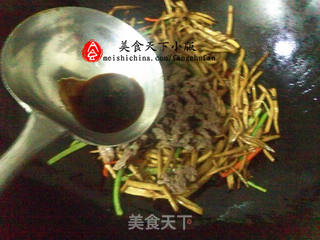 【简单煮意】鲜茶树菇炒牛柳的做法步骤:7