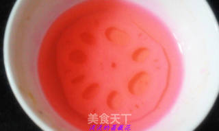 DIY---简单的七彩花香莲藕片的做法步骤:5