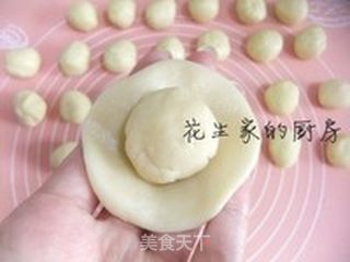 酥皮蛋黄月饼的做法步骤：6