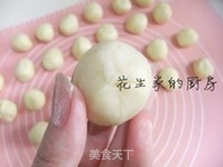 酥皮蛋黄月饼的做法步骤:8