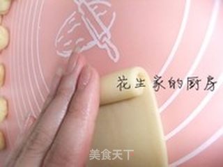 酥皮蛋黄月饼的做法步骤:10