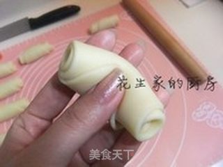 酥皮蛋黄月饼的做法步骤:13