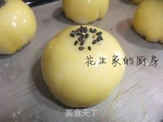 酥皮蛋黄月饼的做法步骤：20