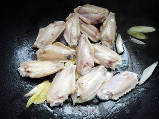 意大利肯爱低泡葡萄洒试用报告------红酒烧鸡翅的做法步骤:5
