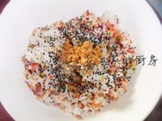 什锦肉松饭团的做法步骤:2