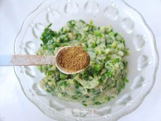 平常幸福味道——韭菜鲜肉馄饨的做法步骤:5