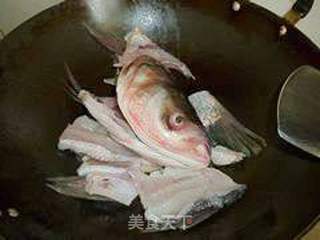奶香鱼头汤的做法步骤：2