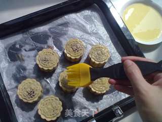 24图过程祥解~~中秋节预热——【广式蛋黄豆沙月饼】的做法步骤:22
