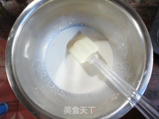 曼德维尔和文洛克香葱苏打饼干的做法步骤:3