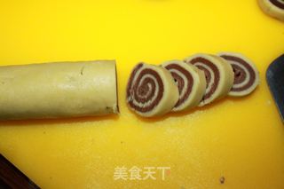 【可可卷心饼干】的做法步骤：11