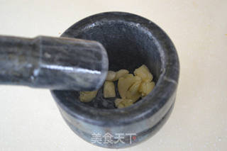 凉拌蒜泥鸡蛋的做法步骤:2