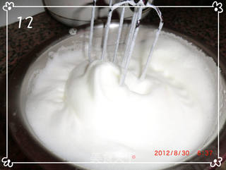小鱼牌戚风蛋糕的做法步骤:12