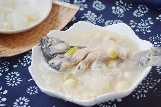 初秋养胃汤——银耳莲子鲫鱼汤的做法步骤:8