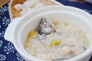 初秋养胃汤——银耳莲子鲫鱼汤的做法步骤:7