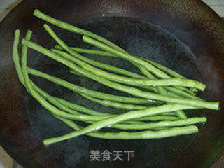 猪肉豆角馅饼的做法步骤:2