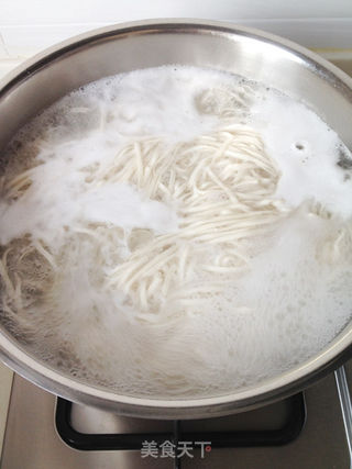 香卤牛腩面的做法步骤:3