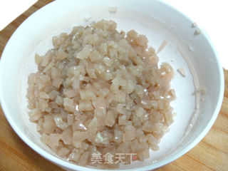 猪肉萝卜灌汤包的做法步骤:2