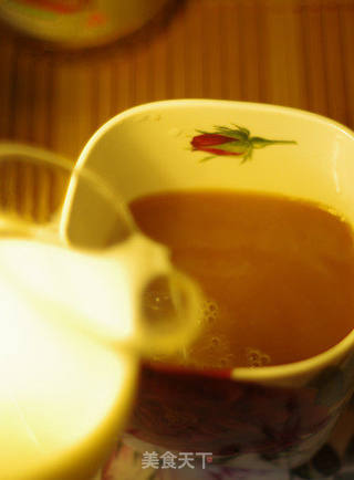 蜂蜜玫瑰奶茶的做法步骤:5