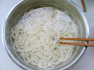 咱西北人的大爱——炒棍棍面的做法步骤:4