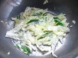 咱西北人的大爱——炒棍棍面的做法步骤:5