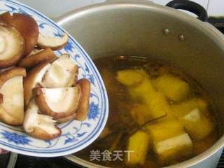 山药香菇草鸡汤的做法步骤:5