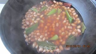 拌五香花生米的做法步骤:5