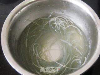 梭子蟹肉末粉丝煲的做法步骤:2