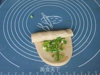 葱油饼的做法步骤：8
