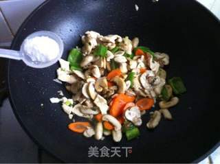 口蘑炒鸡肉的做法步骤:10