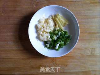 口蘑炒鸡肉的做法步骤:3