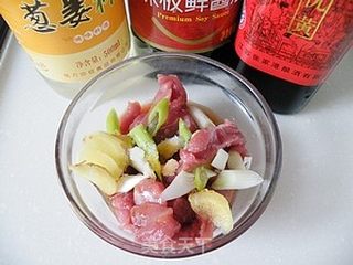 【顶级厨师】一鸭六吃之一-------软炸鸭条的做法步骤:2