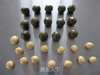 中秋预热——广式绿豆沙月饼的做法步骤:5