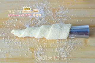 美味的淇淋筒——羊角酥的做法步骤:10