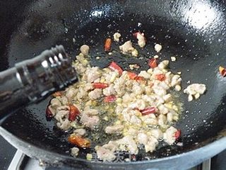 【顶级厨师】一鸭六吃之二---香辣鸭丁的做法步骤:10