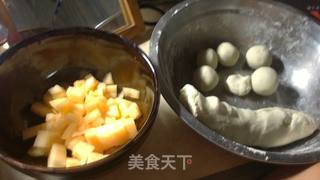 蒸（炸）红薯哈密瓜汤圆的做法步骤：3