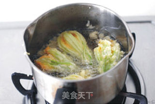 【酥炸南瓜花】不可错过的“全能蔬菜”的做法步骤:6