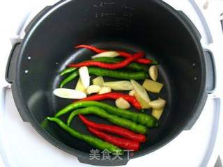 九阳沸腾压力煲试用报告【双椒凤爪】的做法步骤:4