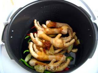 九阳沸腾压力煲试用报告【双椒凤爪】的做法步骤:8