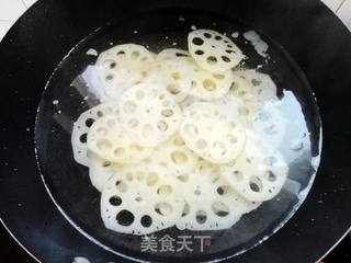 最爱你那一抺嫣红------胭脂藕的做法步骤：3