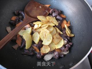 红蘑炒土豆片的做法步骤：11